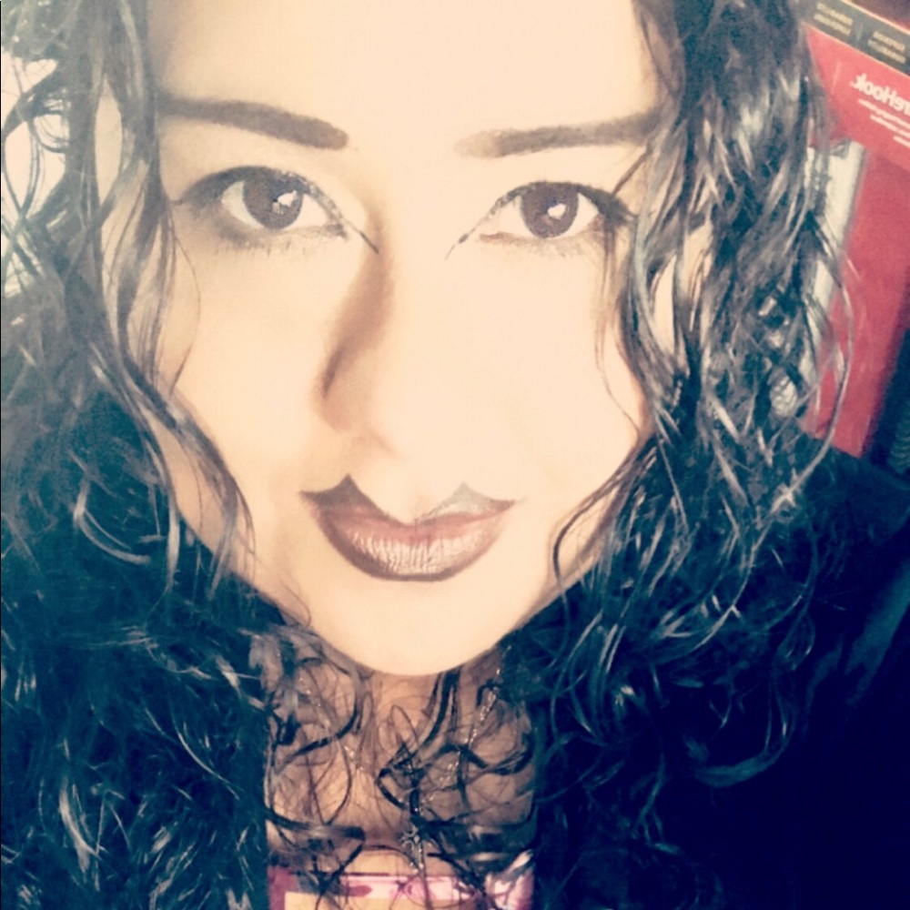 Meet your Posher, Leticia